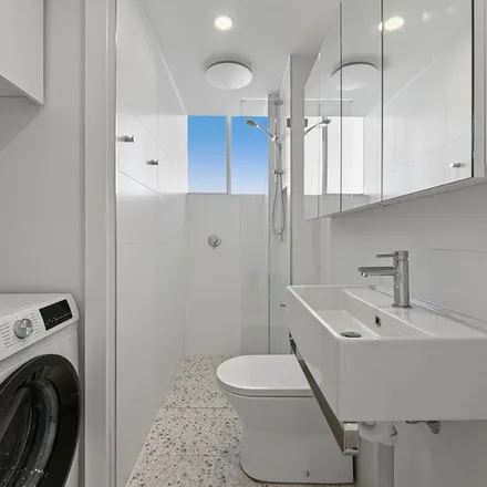 Image 2 - 4 Avona Avenue, Glebe NSW 2037, Australia - Apartment for rent