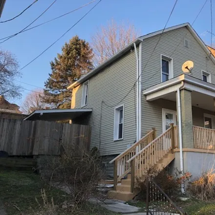 Rent this 3 bed house on 129 Good St