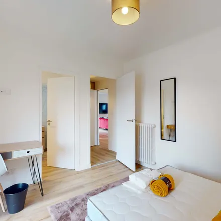 Rent this 11 bed room on 20 Rue Jean Julien Lemordant in 44300 Nantes, France