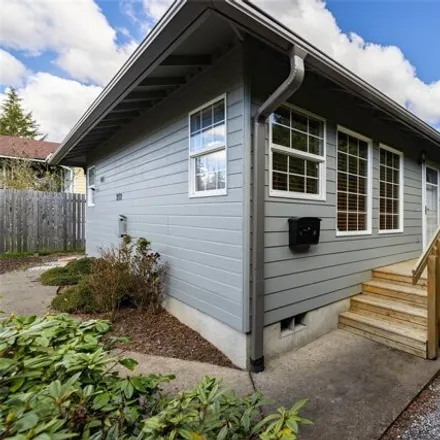 Buy this 3 bed house on 2712 Orleans Street in Bellingham, WA 98226