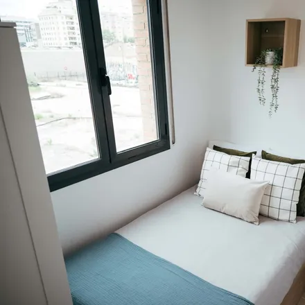 Rent this 5 bed room on Carrer del Perelló in 78-80, 08005 Barcelona