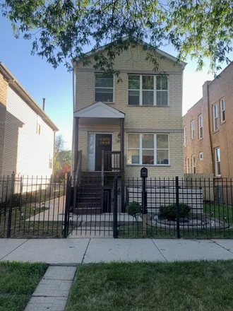Buy this 5 bed duplex on 6510 South Harvard Avenue in Chicago, IL 60621