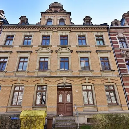 Rent this 3 bed apartment on Klarastraße 13 in 09131 Chemnitz, Germany