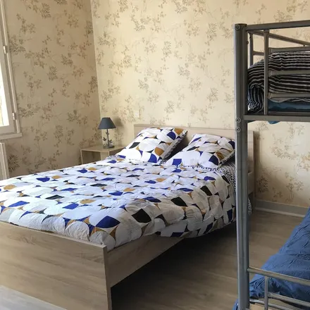 Rent this 3 bed house on 41130 Châtillon-sur-Cher