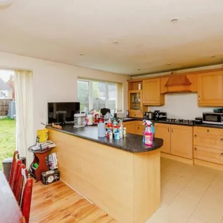 Image 3 - 2 Kingfisher Close, Clayhanger, WS8 6DA, United Kingdom - House for sale