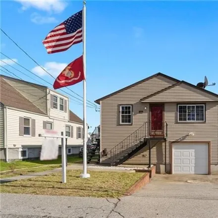 Buy this 3 bed house on 195 Marshall Avenue in Cumberland, RI 02864