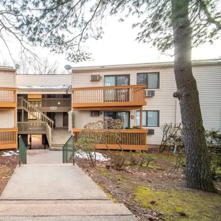 Buy this 1 bed condo on 61 Woodland Heights in Oxford Park, Cromwell