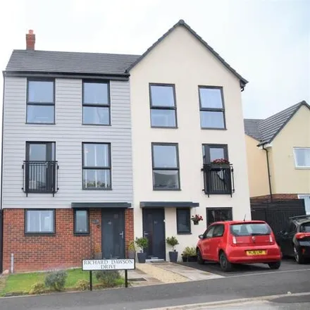 Buy this 4 bed duplex on unnamed road in Hanley, ST2 8LW