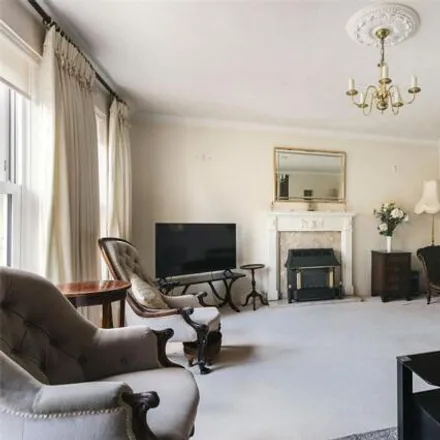 Image 3 - Bunwell House, Parabola Road, Cheltenham, GL50 3AH, United Kingdom - Townhouse for sale