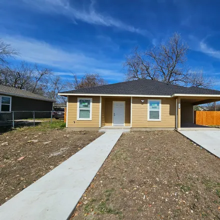 Rent this 3 bed house on 1257 E Davis Ave