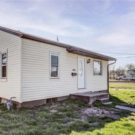 Buy this 2 bed house on 701 North Sumner Street in Jerseyville, IL 62052