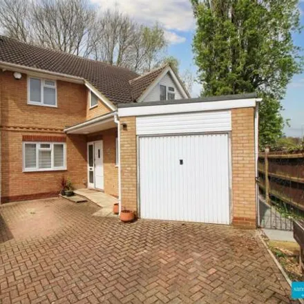 Buy this 4 bed house on 32 Carston Grove in Reading, RG31 7ZN
