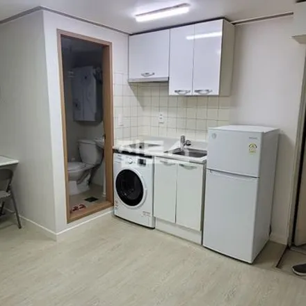 Rent this studio apartment on 서울특별시 관악구 신림동 535-27