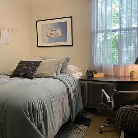 Rent this 1 bed room on University House in 555 North Commonwealth Avenue, Fullerton