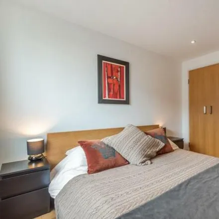 Image 3 - Station Court, Townmead Road, London, SW6 2FG, United Kingdom - Apartment for sale