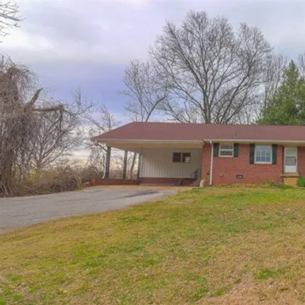 Buy this 3 bed house on 101 Ridgecrest Road in Jackson, TN 38305