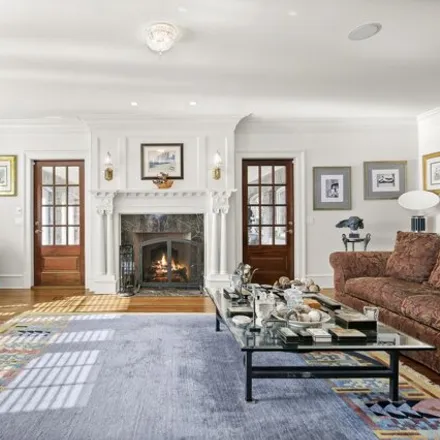 Image 7 - 123 Stanwich Road, Greenwich, CT 06830, USA - House for sale