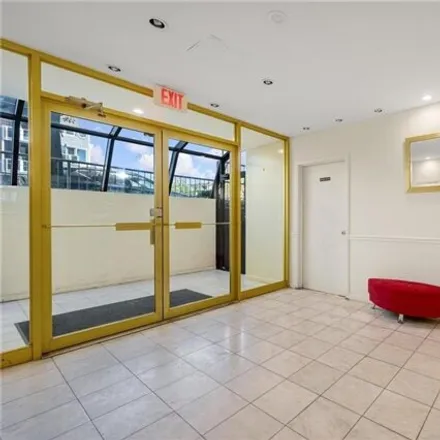 Image 3 - 22 Hitchings Avenue, New York, NY 11235, USA - Condo for sale