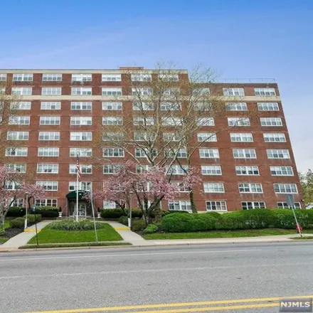 Image 2 - 955 Bloomfield Avenue, Glen Ridge, Essex County, NJ 07028, USA - Apartment for sale