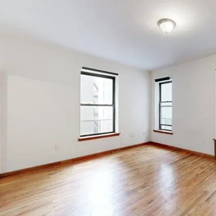 Image 2 - 200 West 85th Street, New York, NY 10024, USA - House for rent