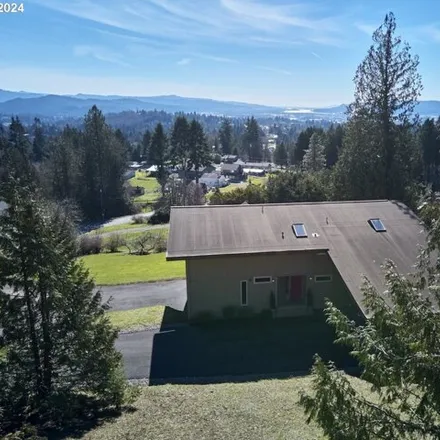 Buy this 4 bed house on 3825 Columbia Heights Road in Longview Heights, WA 98632