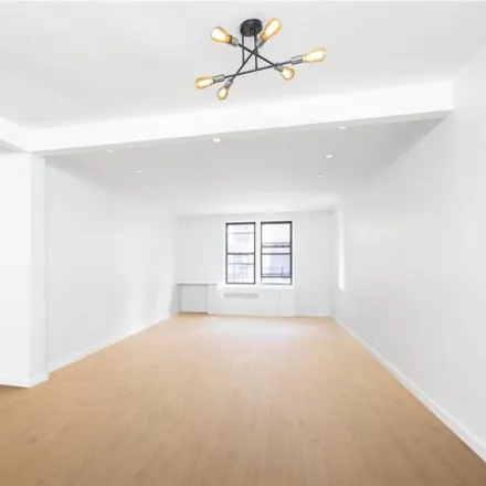 Image 7 - 65-50 Wetherole St Unit 2y, Flushing, New York, 11374 - Condo for sale