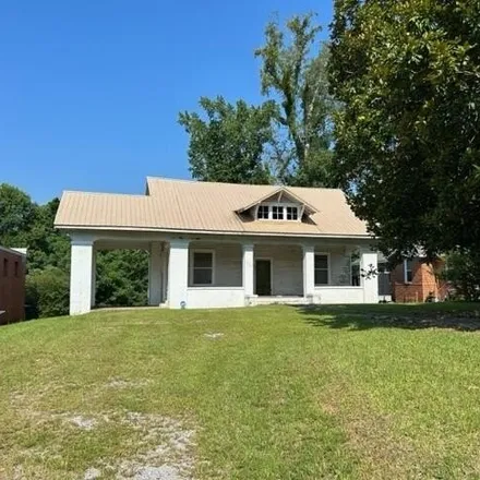 Buy this 2 bed house on 1002 Washington Street in Marion, AL 36756