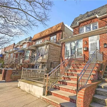 Image 3 - 30-08 83rd Street, New York, NY 11370, USA - Duplex for sale