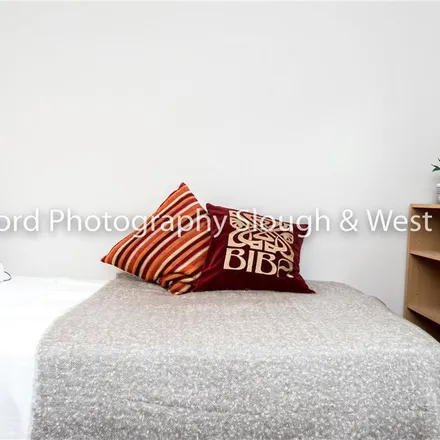 Image 9 - 2 Broomfield, Guildford, GU2 8LH, United Kingdom - Apartment for rent