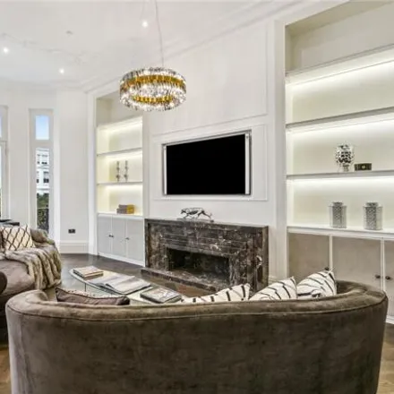 Buy this 2 bed apartment on 120 Holland Park Avenue in London, W11 4ND