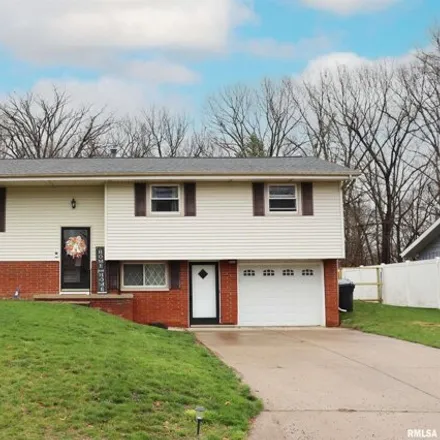 Buy this 3 bed house on 130 Mackinac Drive in East Peoria, IL 61611