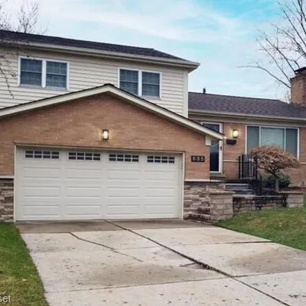 Rent this 3 bed house on 565 Cumberland Street in Mount Clemens, MI 48043