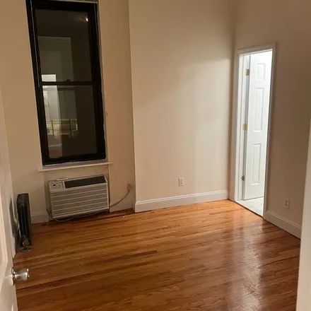 Rent this 3 bed apartment on 130 East 24th Street in New York, NY 10010