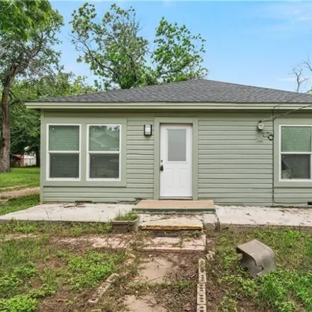 Buy this 3 bed house on 1227 North 14th Street in Waco, TX 76707