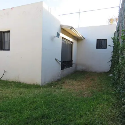 Buy this 2 bed house on Mision Grand Juriquilla in Avenida Mesón del Prado, Delegaciön Santa Rosa Jáuregui