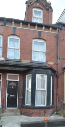 Rent this 5 bed house on Back Hessle Mount in Leeds, LS6 1ER