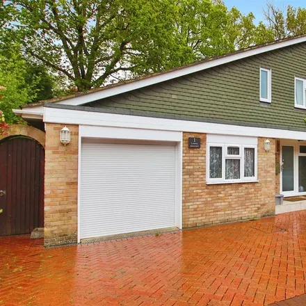 Rent this 5 bed house on 7 Lower Spinney in Warsash, SO31 9NL