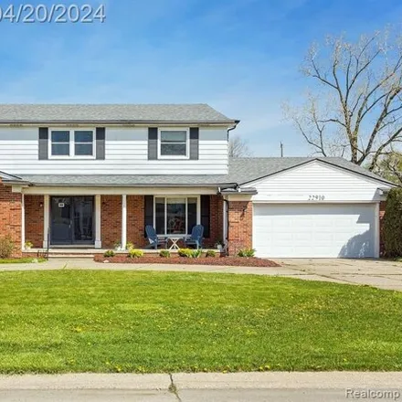 Buy this 5 bed house on 22870 Kenwyck Drive in Southfield, MI 48034