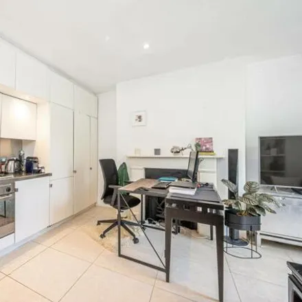 Image 3 - Hill Court, Parliament Hill, London, NW3 2SY, United Kingdom - Apartment for rent