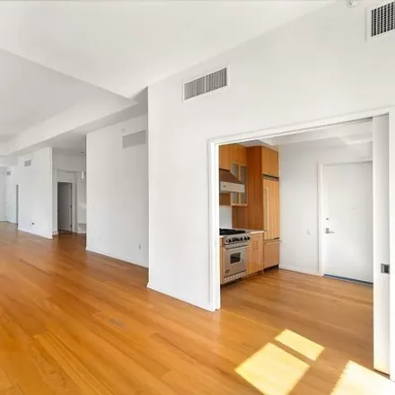 Rent this 3 bed apartment on 205 East 59th Street in New York, NY 10022