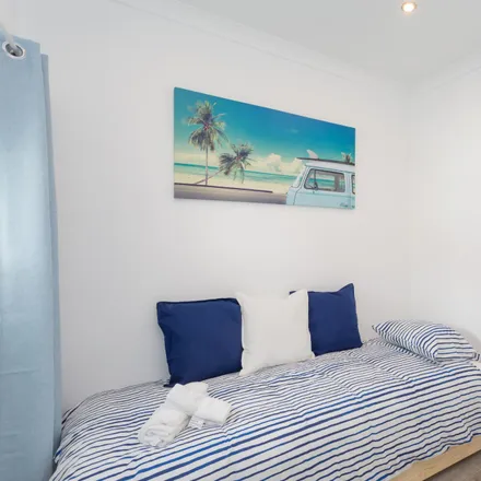 Image 3 - Kuta Beach House, Rua Bulhão Pato, 2825-394 Costa da Caparica, Portugal - Room for rent