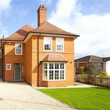 Buy this 5 bed house on 25 Ollard's Grove in Loughton, IG10 4DW