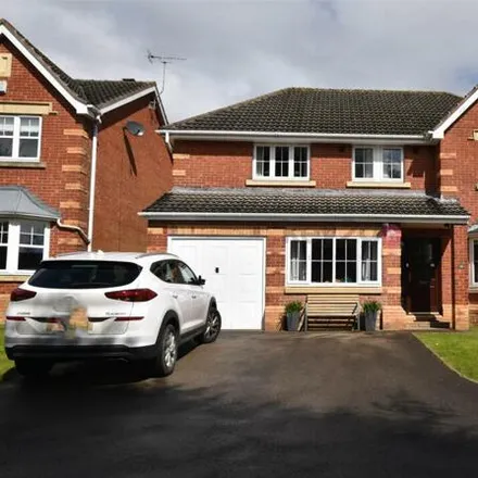 Buy this 5 bed house on Toll House Mead in Sheffield, S20 5EN