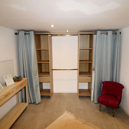 Rent this 2 bed apartment on 355 Chemin du Jas de Parete in 83550 Vidauban, France