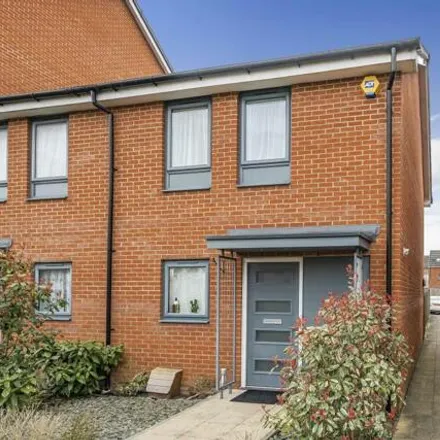 Buy this 2 bed townhouse on 38 Greenham Avenue in Reading, RG2 0WY