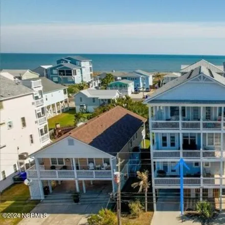 Buy this 5 bed condo on 156 Scotch Bonnet Lane in Carolina Beach, NC 28428