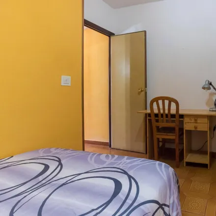 Rent this 5 bed room on San Isidro in Calle de Murillo, 28800 Alcalá de Henares