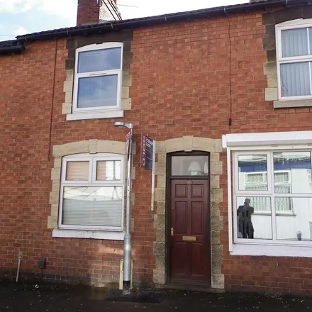 Rent this 3 bed townhouse on Digby Street in Kettering, NN16 8NA