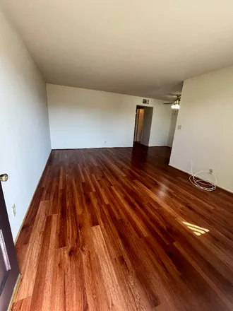 Image 3 - 700 E Cedar Ave. - Apartment for rent