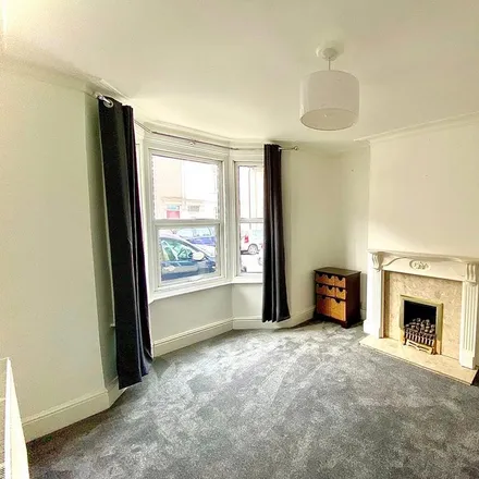 Rent this 4 bed townhouse on Mansfield Street in Bristol, BS3 5PR